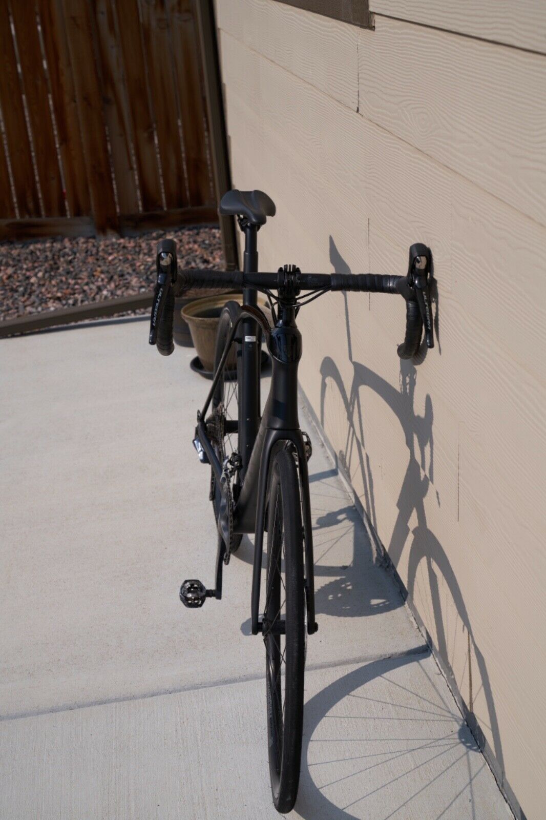 Trek Domane SL6 2021 - Fresh Stock Dated December 2025