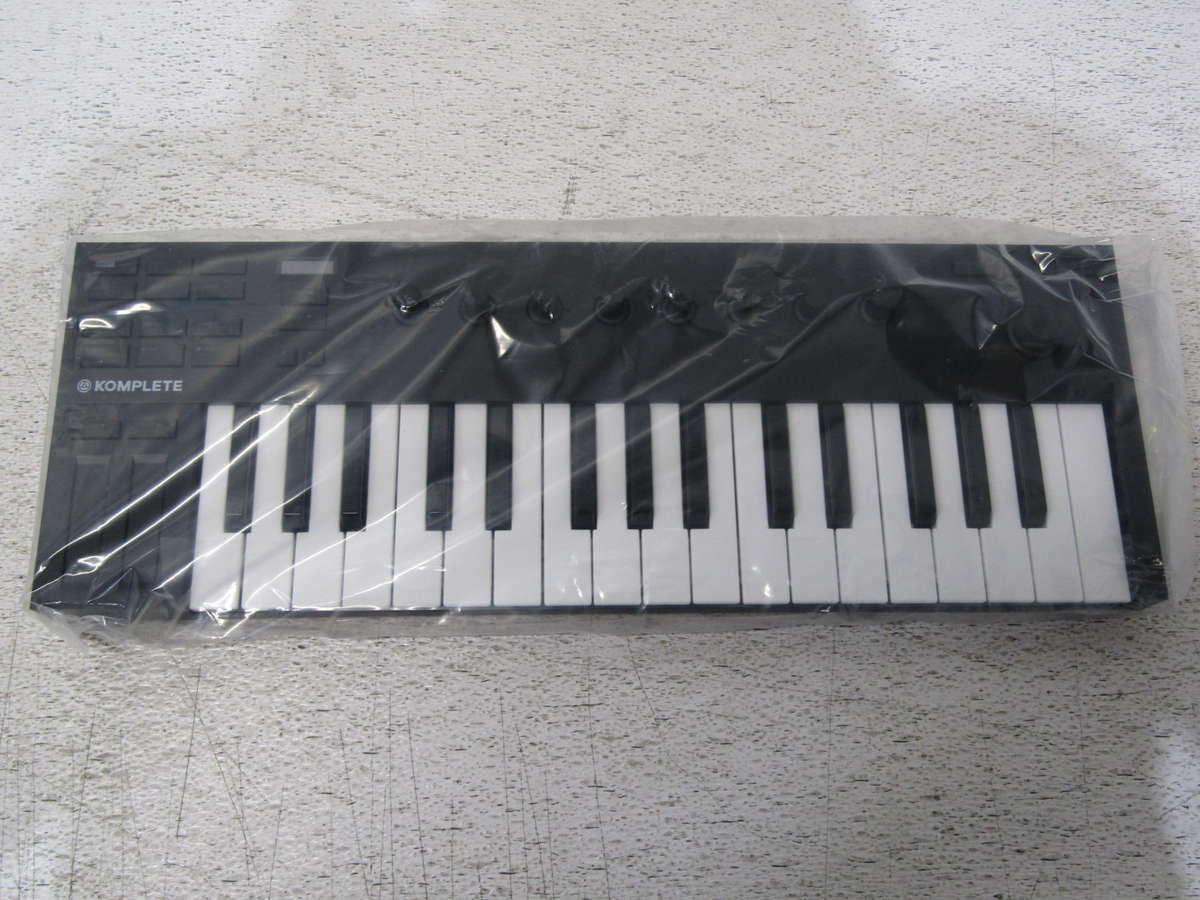 Native Instruments Komplete Kontrol M32 Micro Keyboard Controller - Fresh Stock Dated December 2025