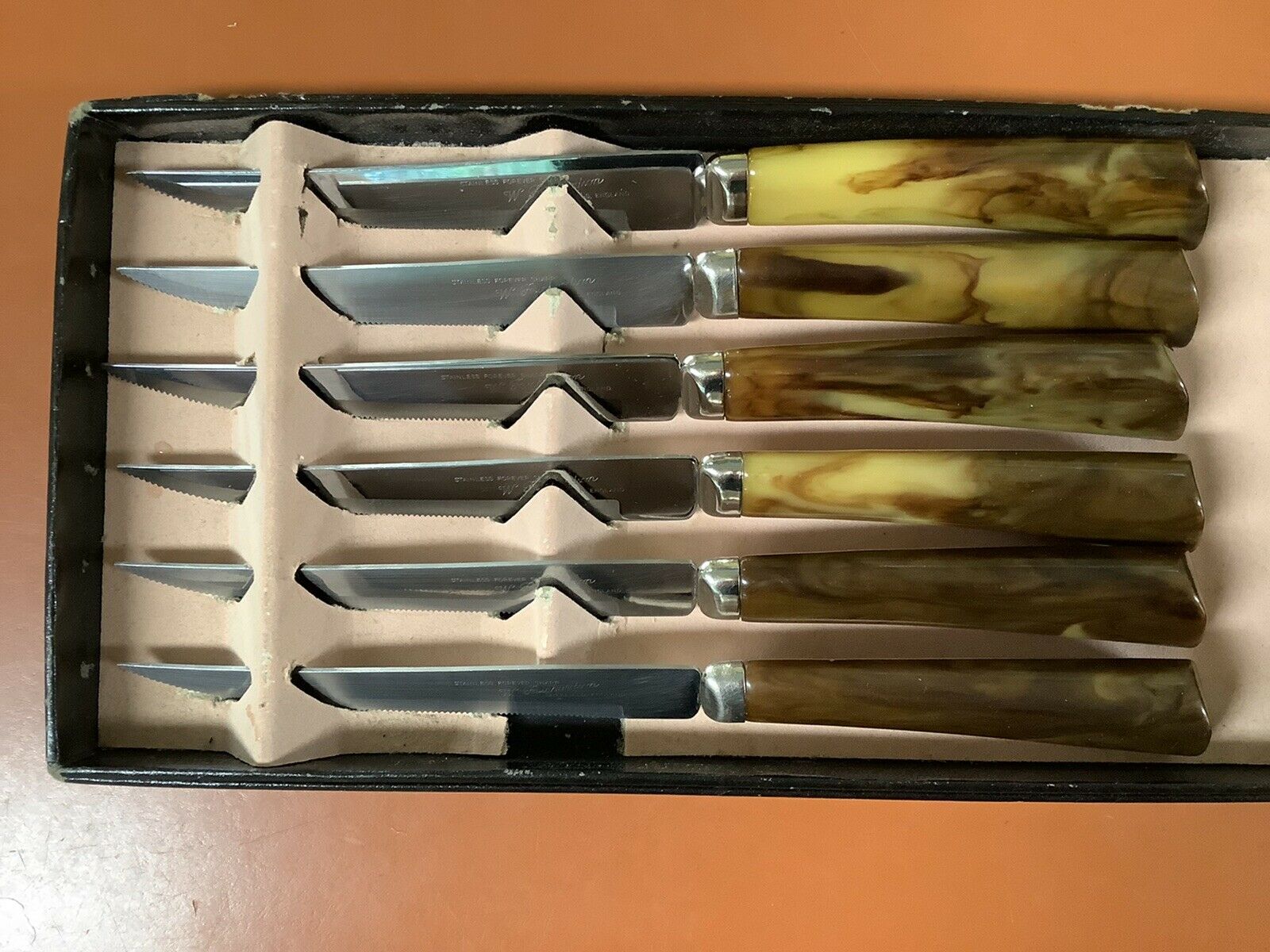 Midcentury Steak Knives: Boxed Set 6, W Richardson Sheffield Bakelite Stainless - Fresh Stock Dated February 2026
