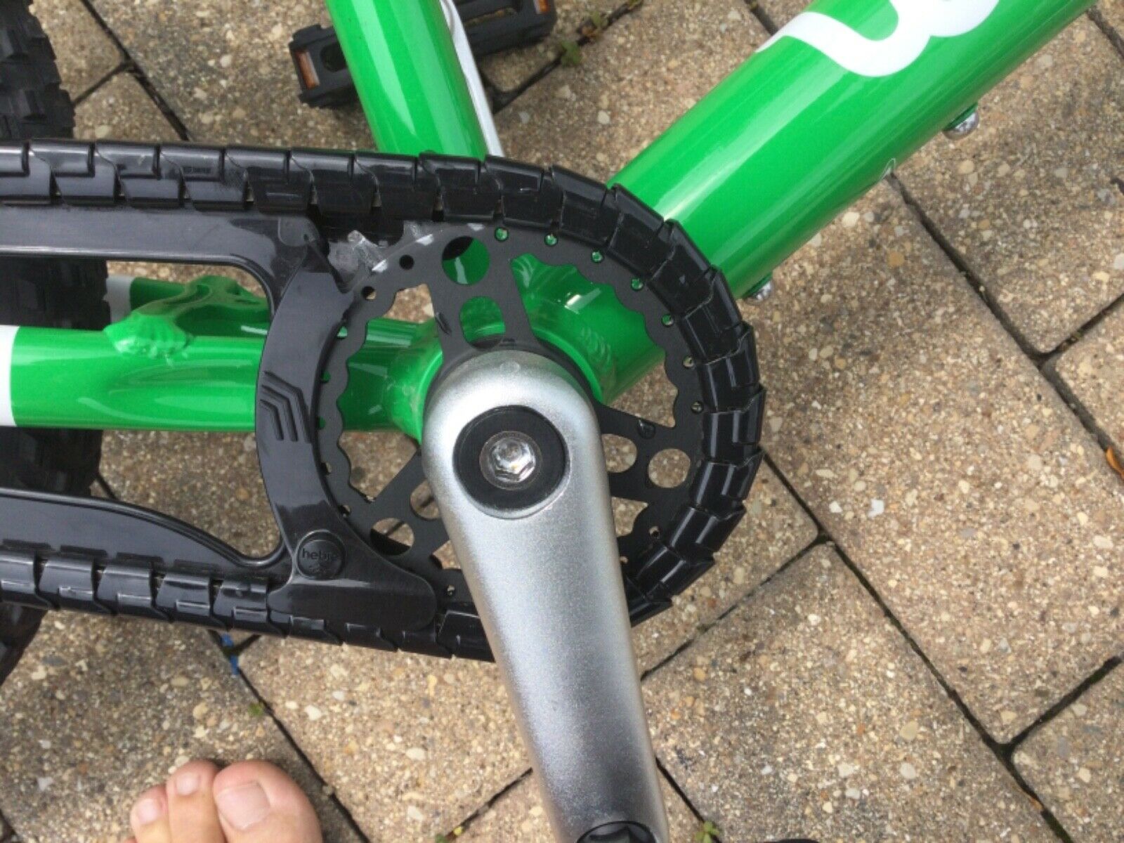 Woom 3 bike (green) Excellent condition. 16” freewheel - Fresh Stock Dated December 2025