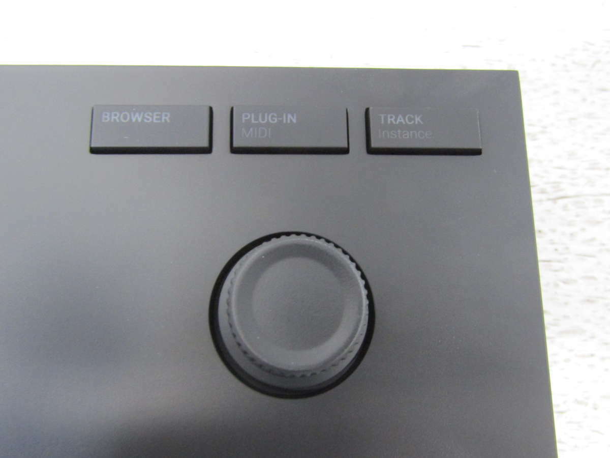 Native Instruments Komplete Kontrol M32 Micro Keyboard Controller - Fresh Stock Dated December 2025