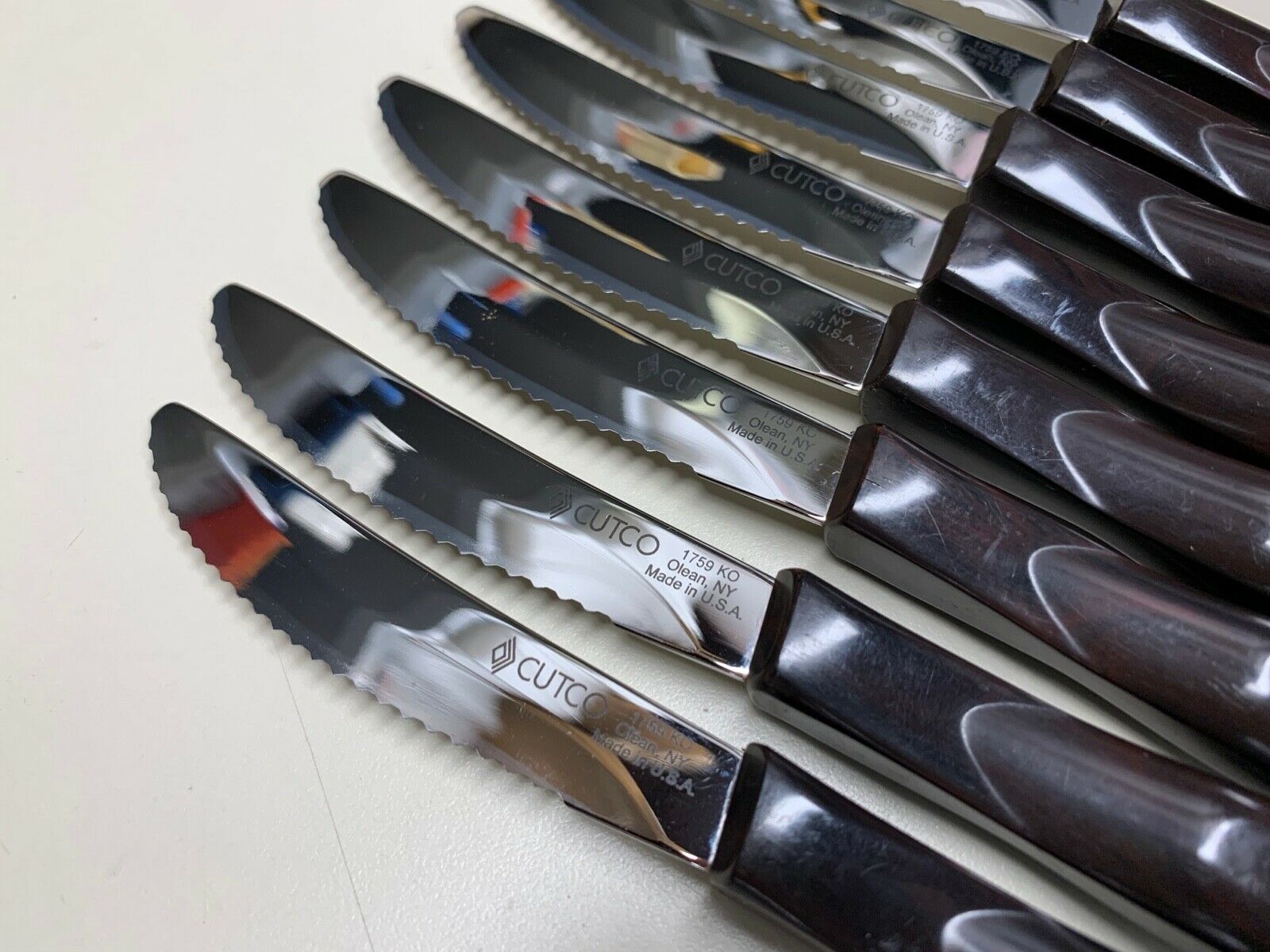(8) CUTCO CLASSIC HANDLE TABLE KNIVES 1759 USA **VERY NICE CONDITION** - Fresh Stock Dated January 2026