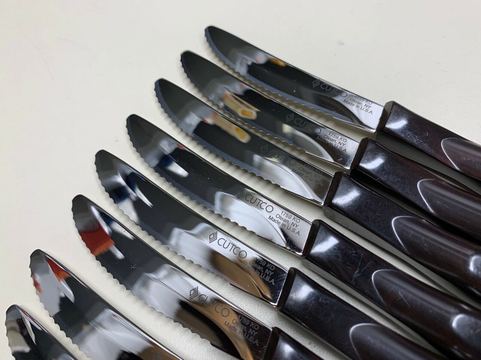 (8) CUTCO CLASSIC HANDLE TABLE KNIVES 1759 USA **VERY NICE CONDITION** - Fresh Stock Dated January 2026