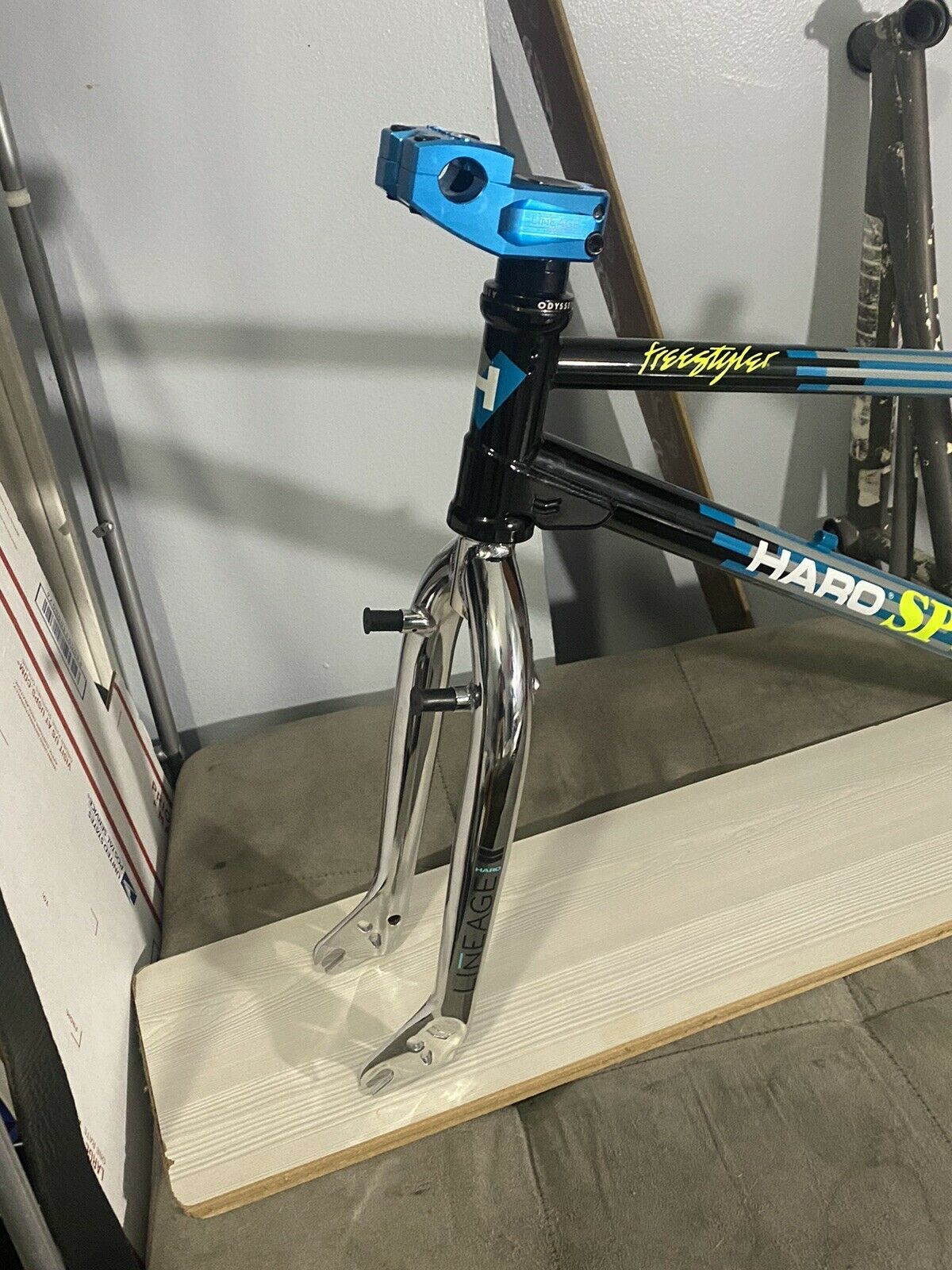 2017 HARO LINEAGE TEAM SPORT FRAME W/FORKS - HEADSET - STEM - Fresh Stock Dated December 2025