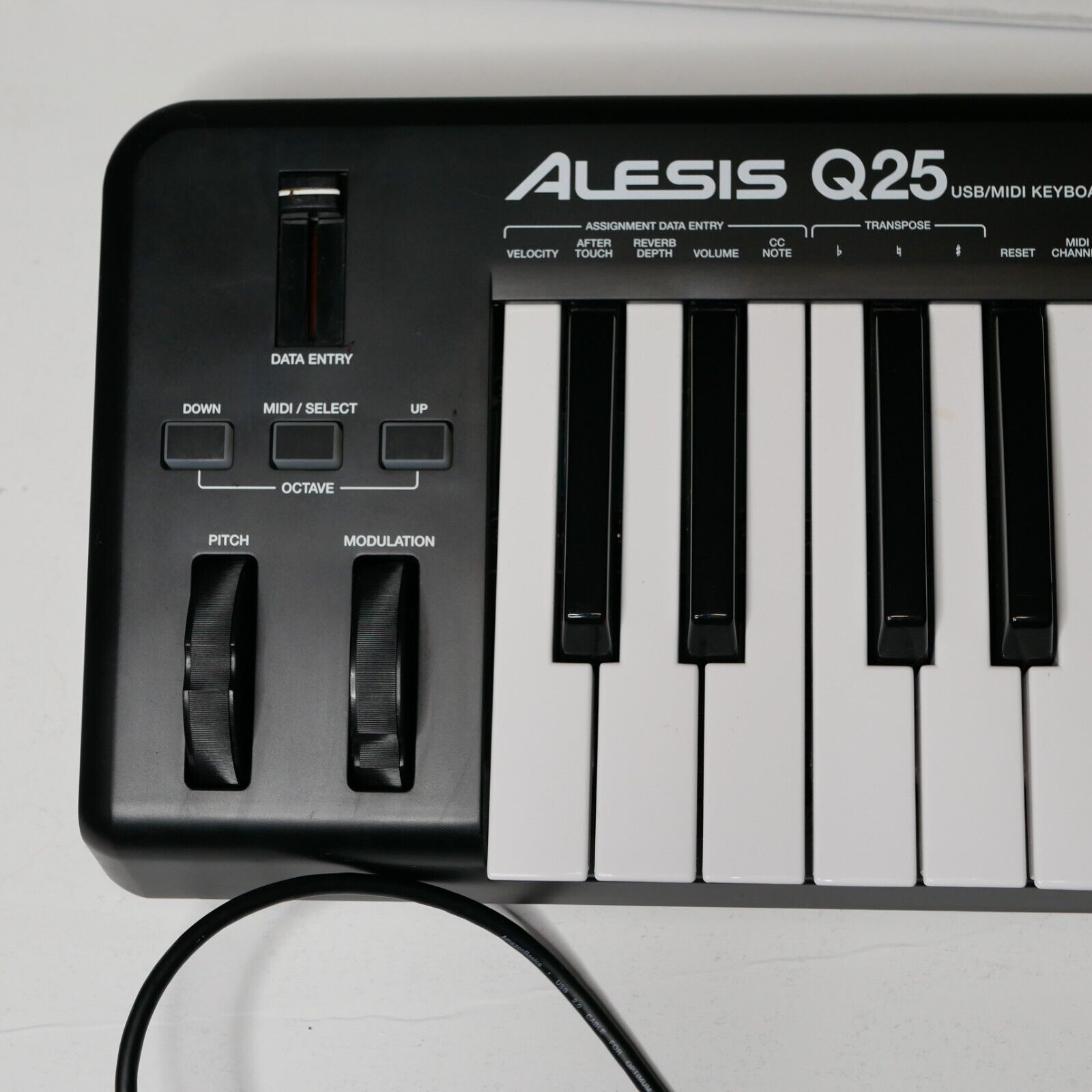 Alesis Q25 USB MIDI 25 Key Keyboard Controller Full Sized Keys - Fresh Stock Dated December 2025