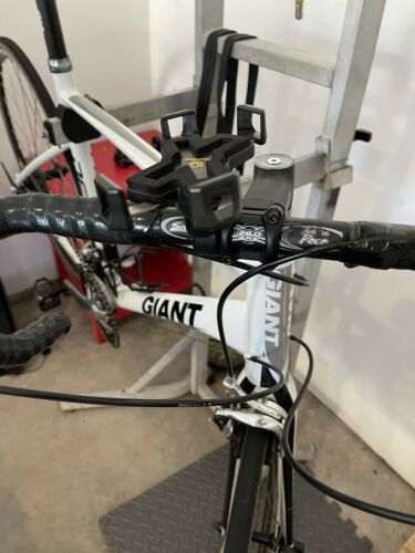 2011 Giant  defy road bike size M/L blk/white - Fresh Stock Dated December 2025