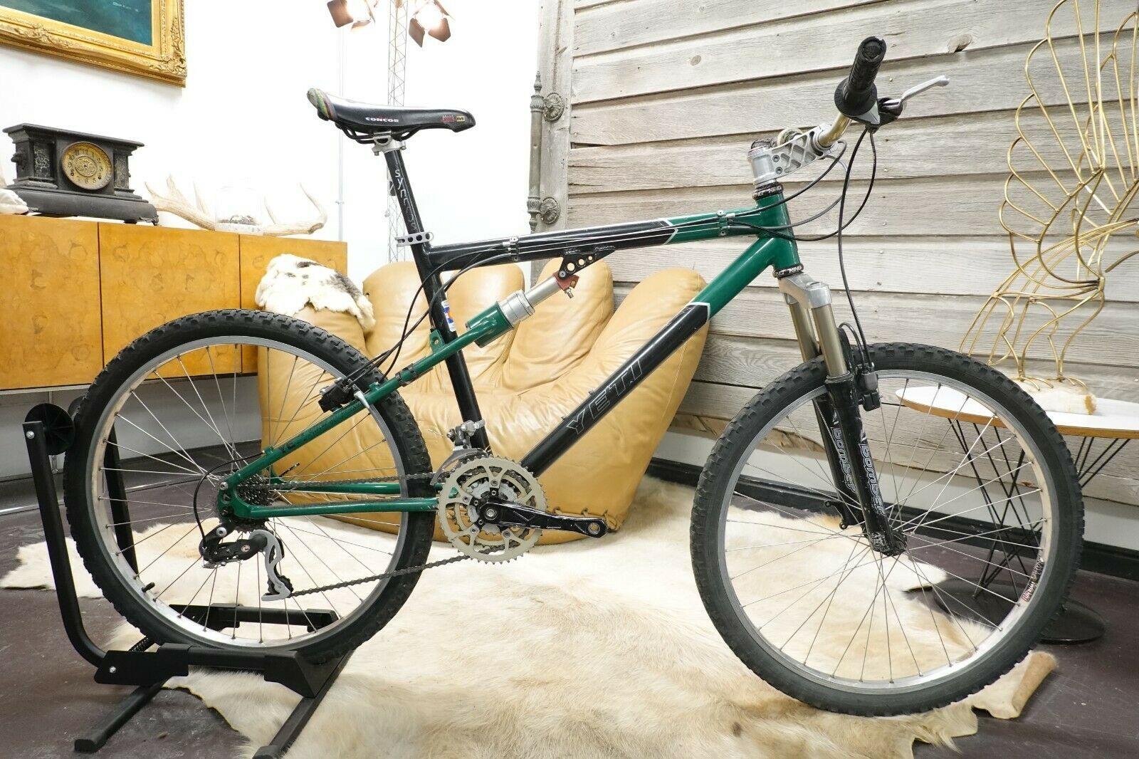 Yeti ARC Salsa CNC Easton Plasma XT Chris King Magura Bomber 18.5