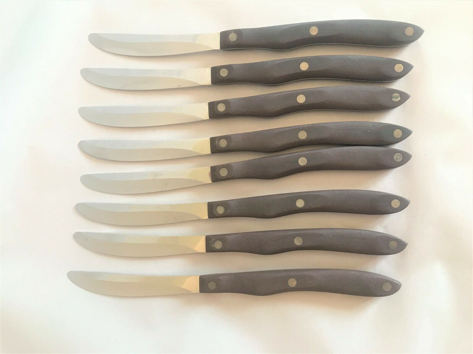 8 CUTCO NO 59 TABLE STEAK KNIVES WITH BOX - PAT 2147079 - VINTAGE STRAIGHT EDGE - Fresh Stock Dated January 2026