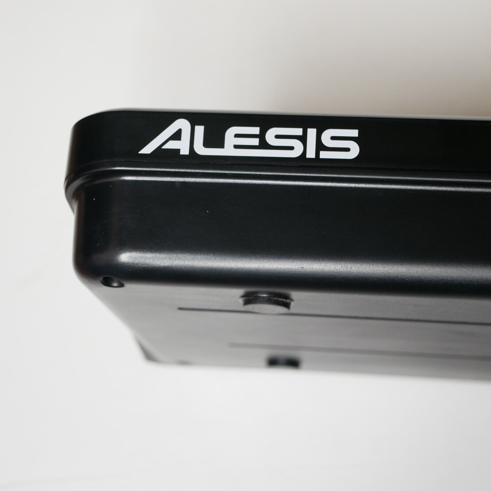 Alesis Q25 USB MIDI 25 Key Keyboard Controller Full Sized Keys - Fresh Stock Dated December 2025