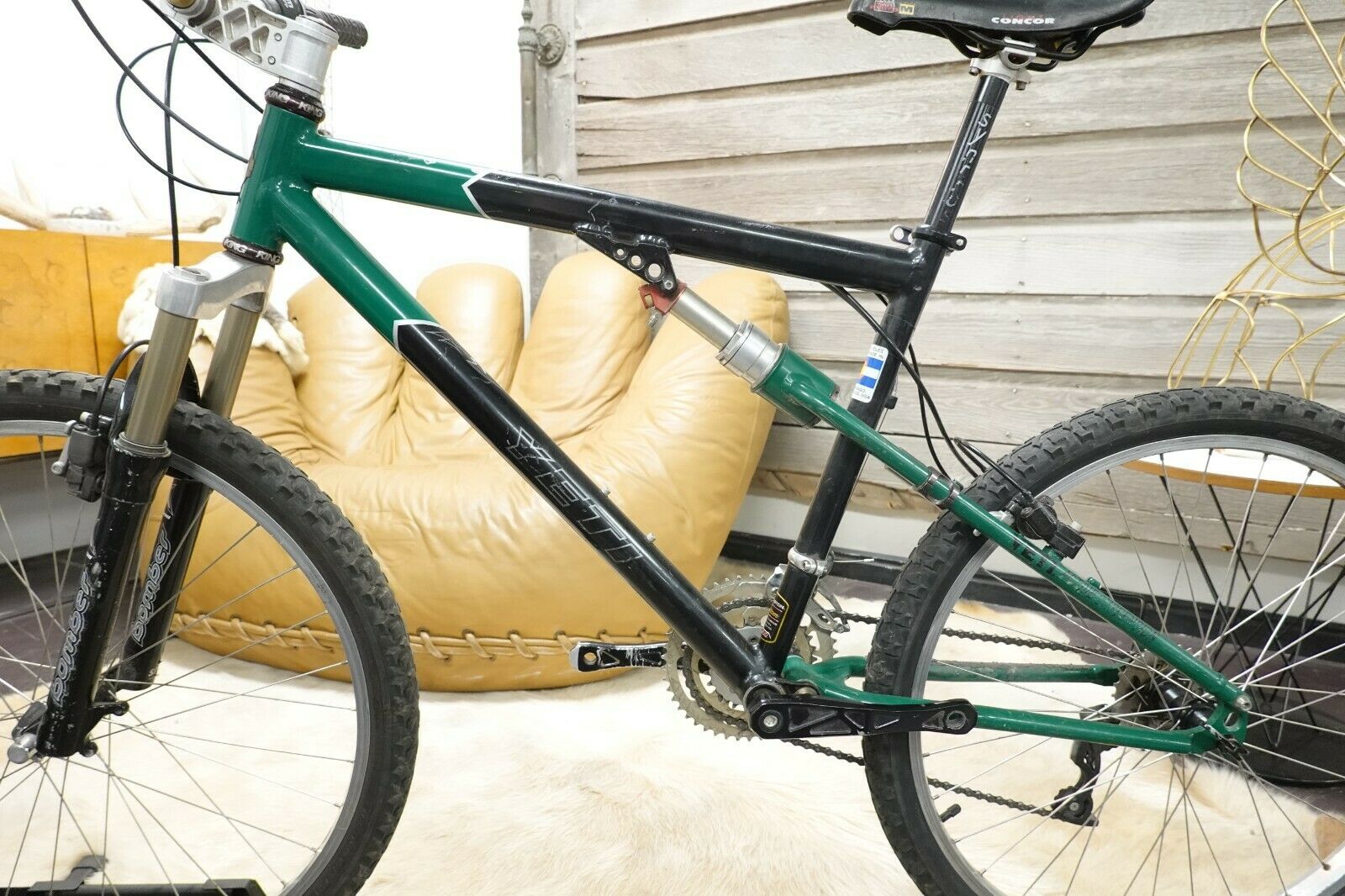 Yeti ARC Salsa CNC Easton Plasma XT Chris King Magura Bomber 18.5