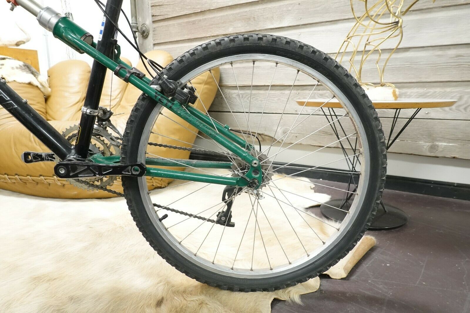 Yeti ARC Salsa CNC Easton Plasma XT Chris King Magura Bomber 18.5