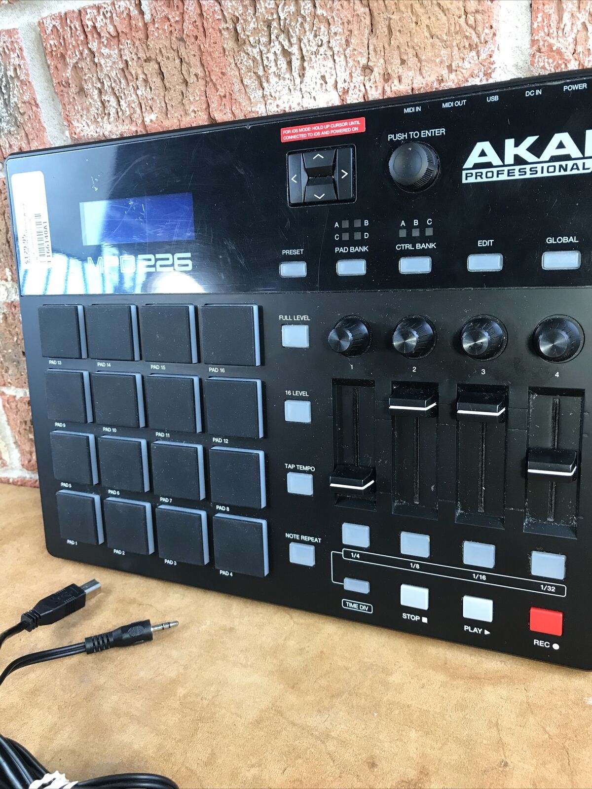 Akai professional mpd226 - Fresh Stock Dated December 2025