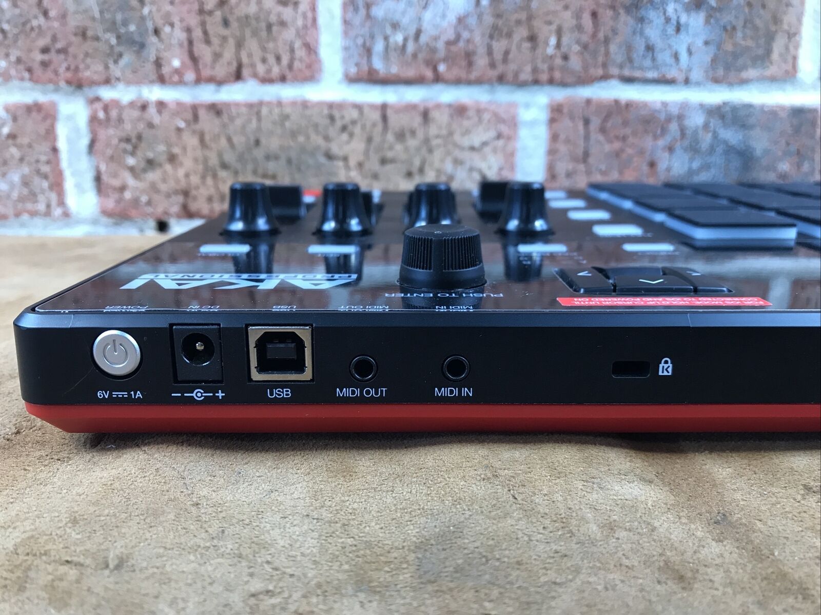 Akai professional mpd226 - Fresh Stock Dated December 2025