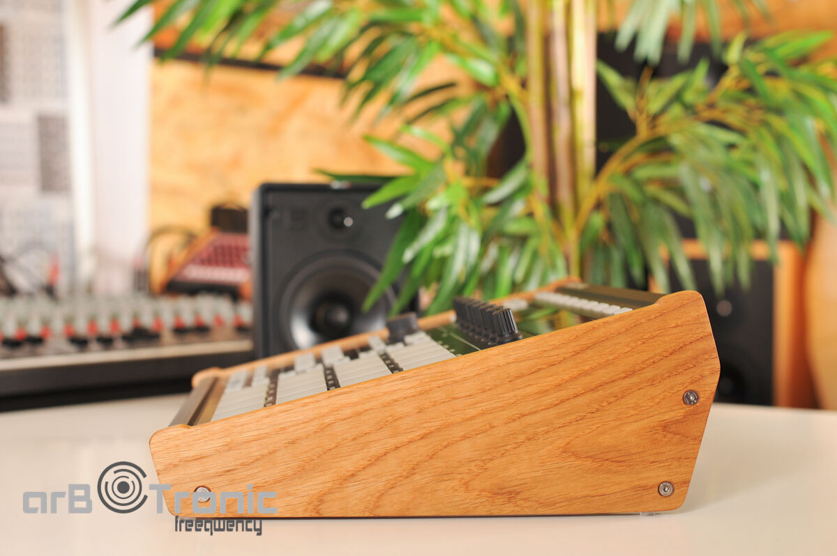 Native Instruments Maschine MK1 MK2 Real Wood Side Panel Wooden Stand Up - Fresh Stock Dated December 2025