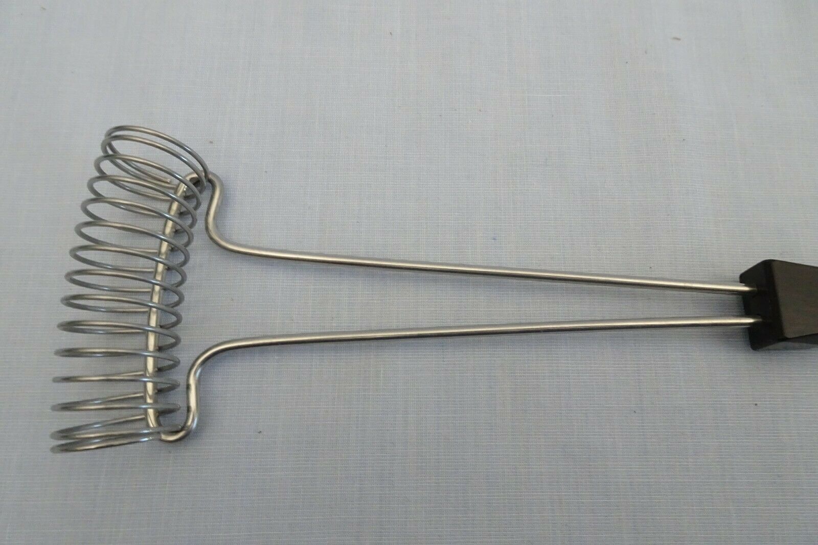 Cutco 1714 Coiled Wire Mix Stir Whisk Brown Swirl Handle - Fresh Stock Dated February 2026