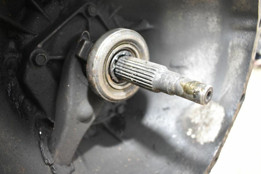 1975-1978 DATSUN 280Z 2 SEATER 4 SPEED MANUAL TRANSMISSION - Fresh Stock Dated January 2026