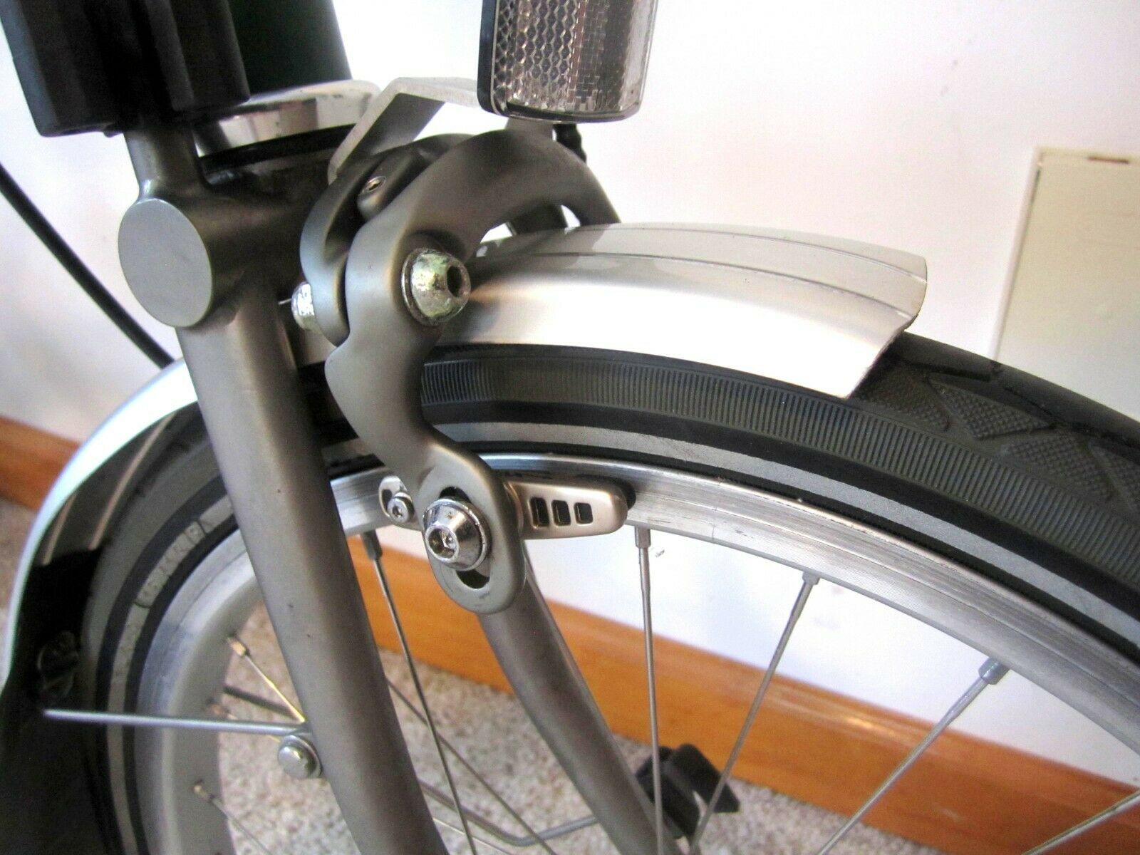 Brompton Superlight Titanium Folding Bike M3LX – 2000 Racing Green - Very Nice - Fresh Stock Dated December 2025