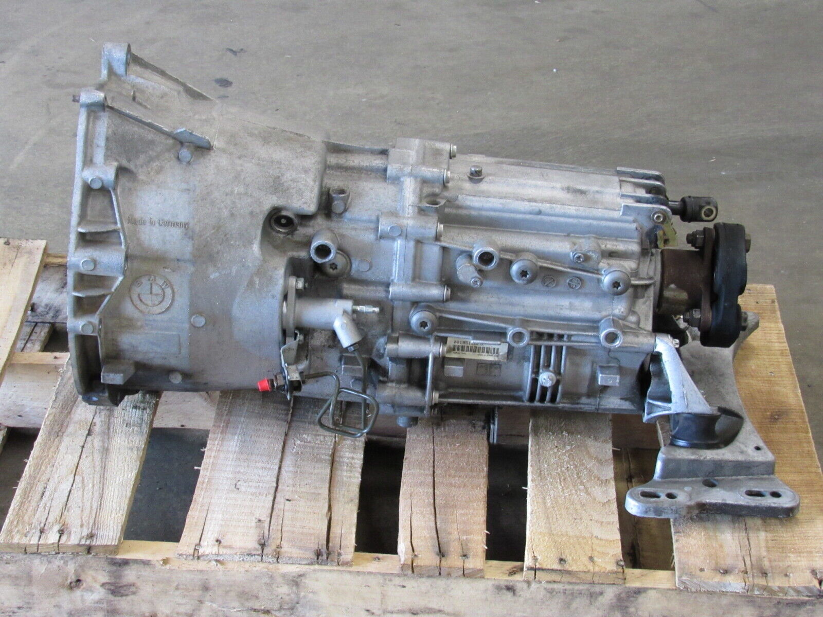 03-06 BMW 330i / 04-05 525i 530i RWD Manual Transmission 6-Speed MT E46 179k 083 - Fresh Stock Dated December 2025