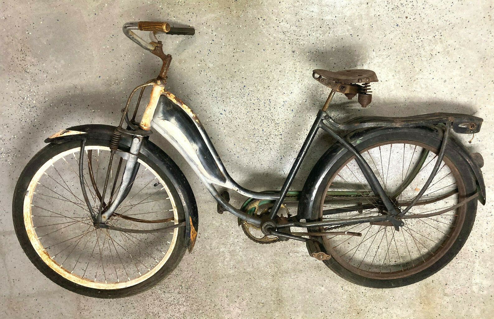 Western Flyer skip-tooth step thru bike with fenders and rack - Fresh Stock Dated January 2026