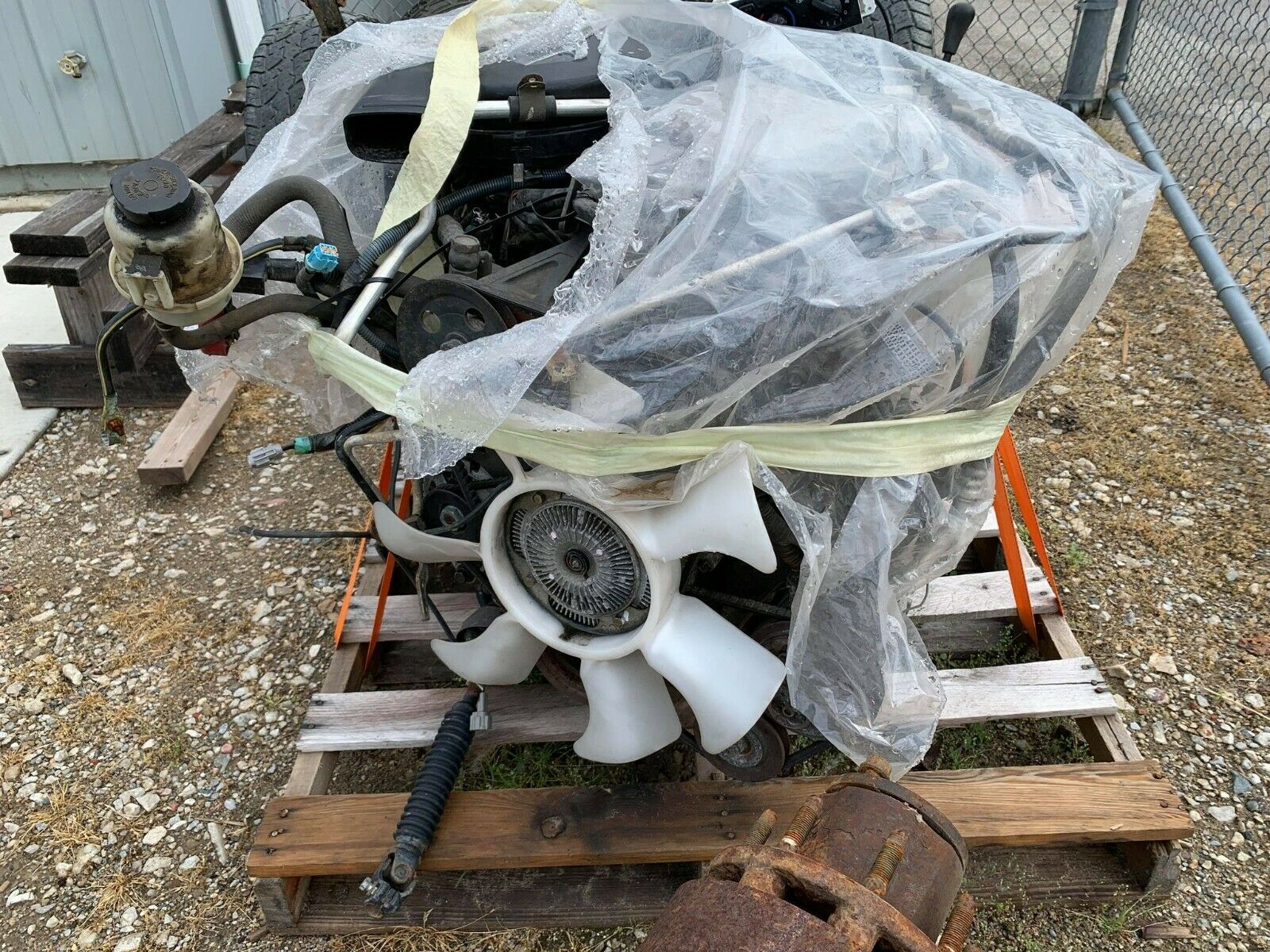 '04 Nissan Frontier 2wd 2.5L 5 speed Manual Transmission w/ Computer and Harness - Fresh Stock Dated December 2025