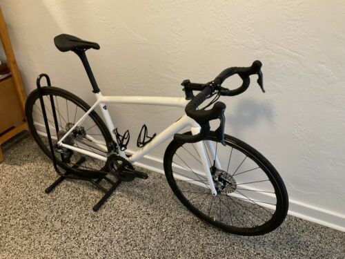 2021 Specialized Aethos Pro size 54 ultegra di2 - Fresh Stock Dated December 2025