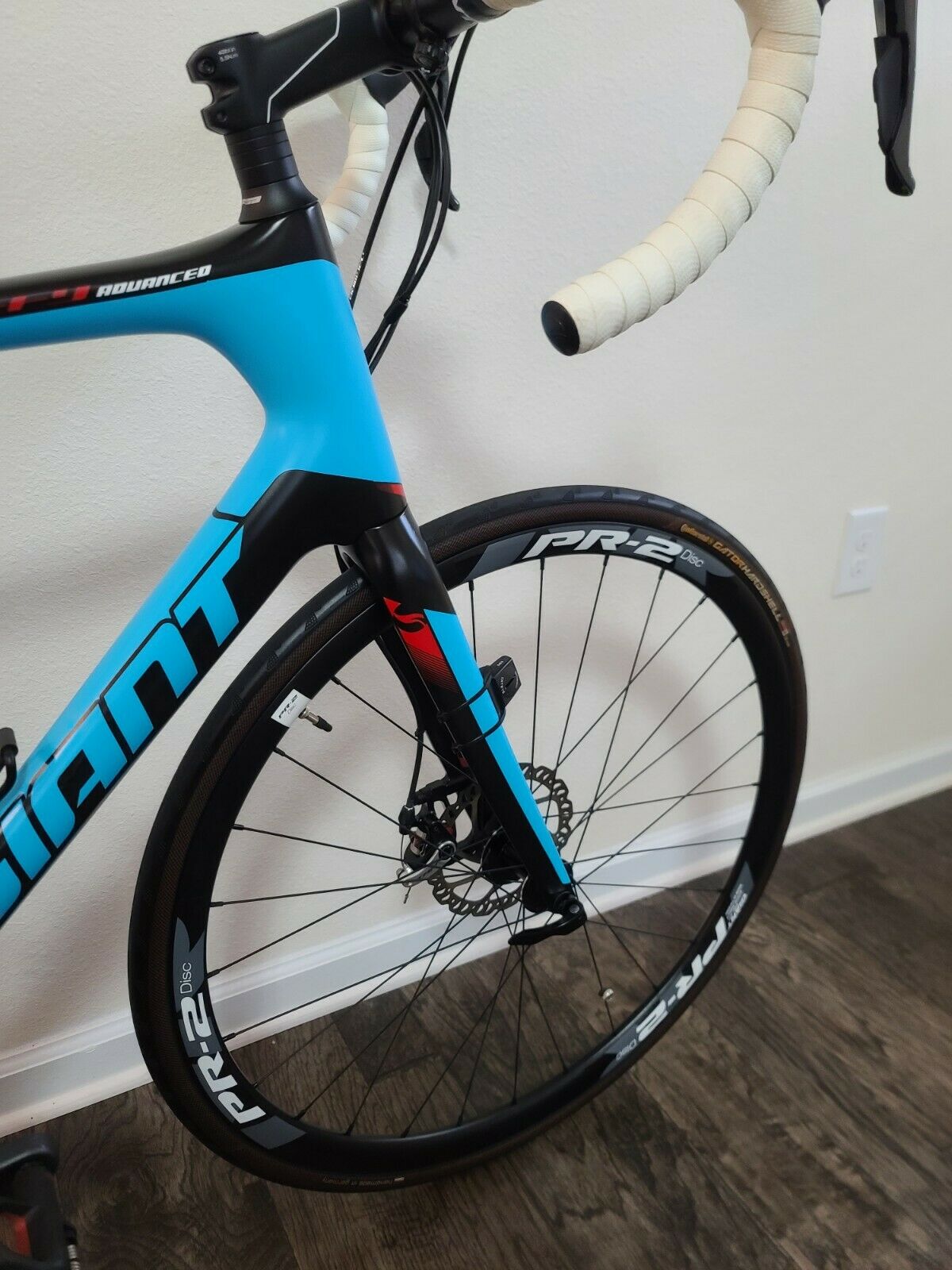 Giant Defy Advanced, Full Ultegra, Full Carbon Frame, Pristine Condition, M/L - Fresh Stock Dated December 2025