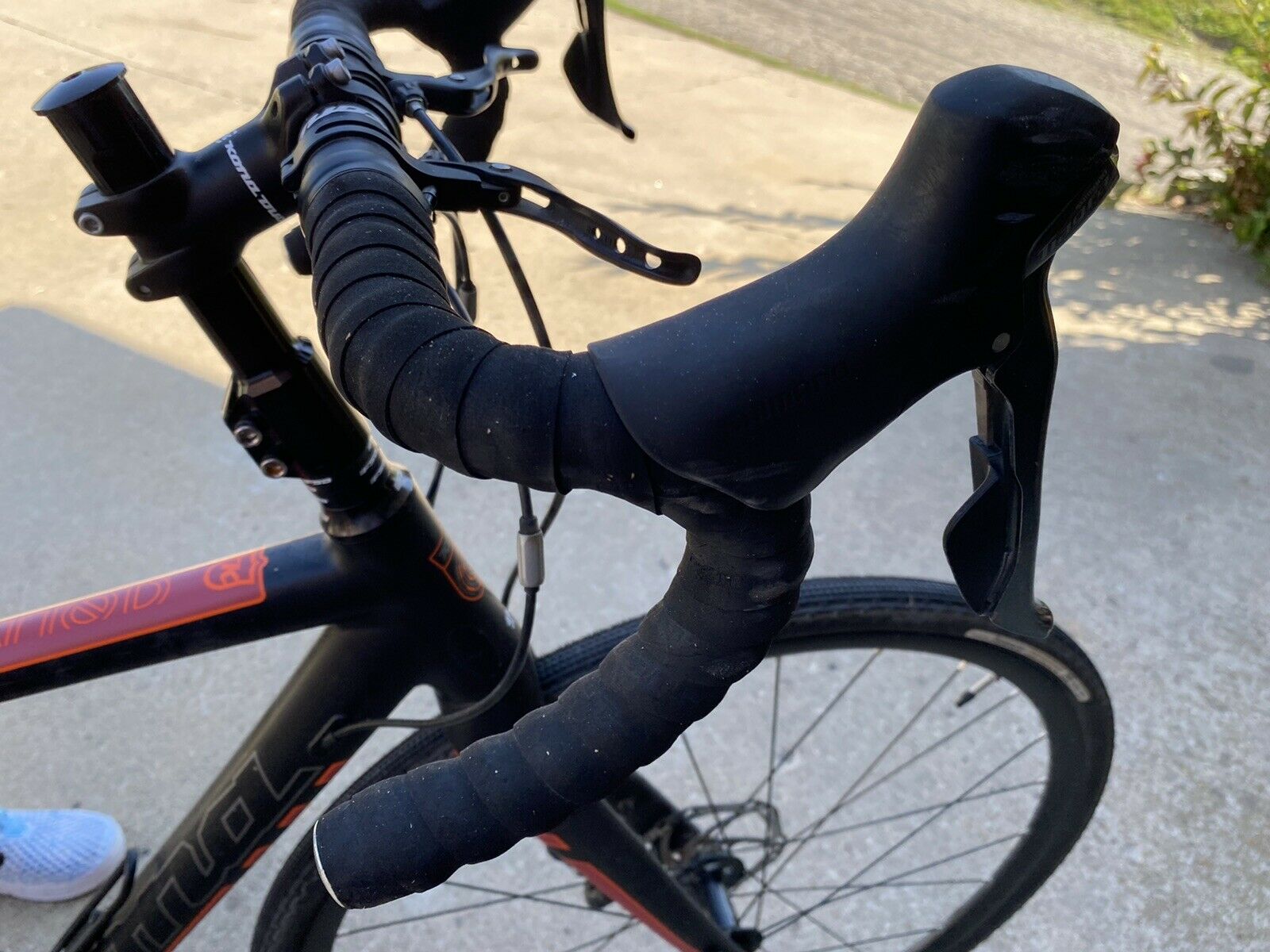 Kona Esatto D unisex Cyclo-cross Bicycle - Fresh Stock Dated December 2025