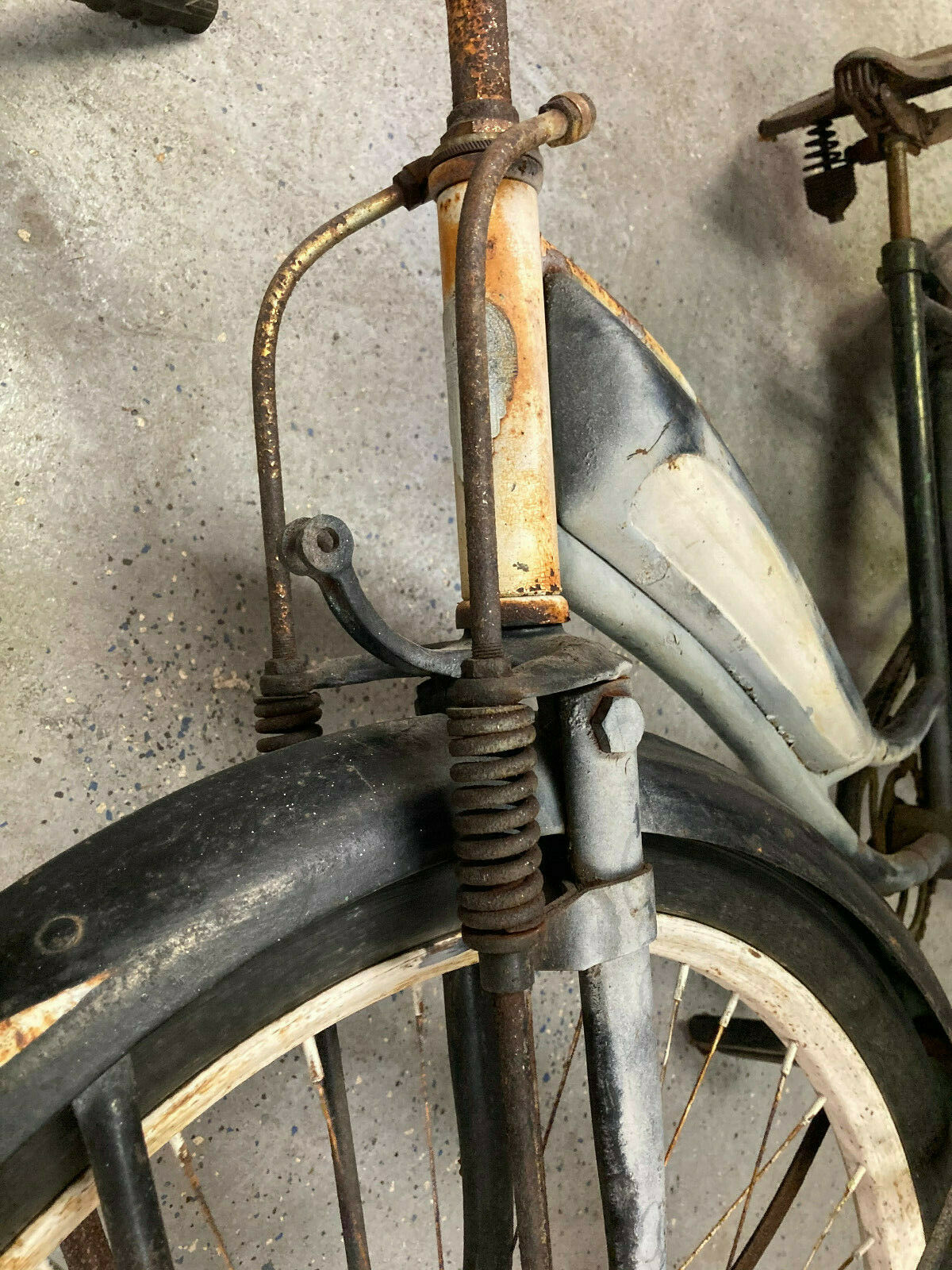 Western Flyer skip-tooth step thru bike with fenders and rack - Fresh Stock Dated January 2026