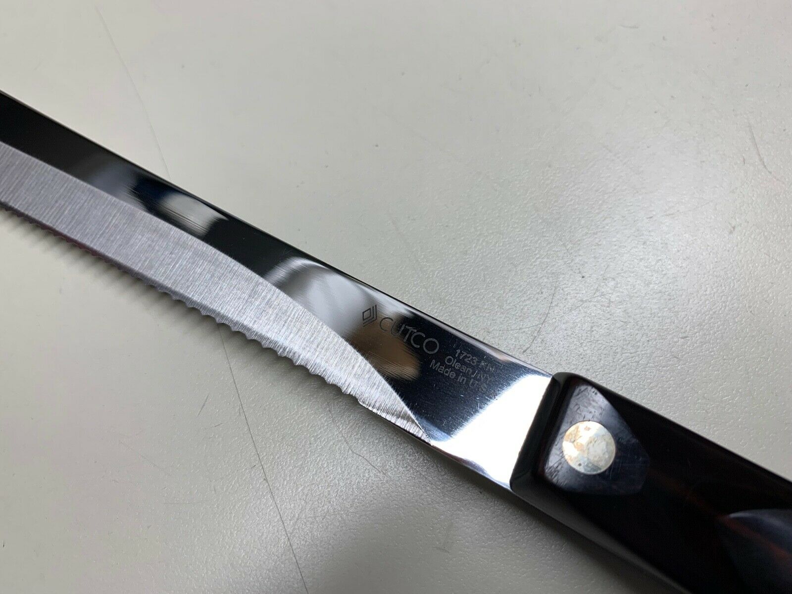 CUTCO CLASSIC HANDLE CARVER KNIFE 1723 USA **VERY NICE CONDITION** - Fresh Stock Dated January 2026