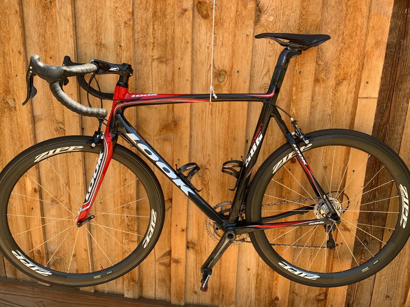 Look 586 Excellent Condition. Full Carbon, Zipp Carbon Wheels. - Fresh Stock Dated January 2026