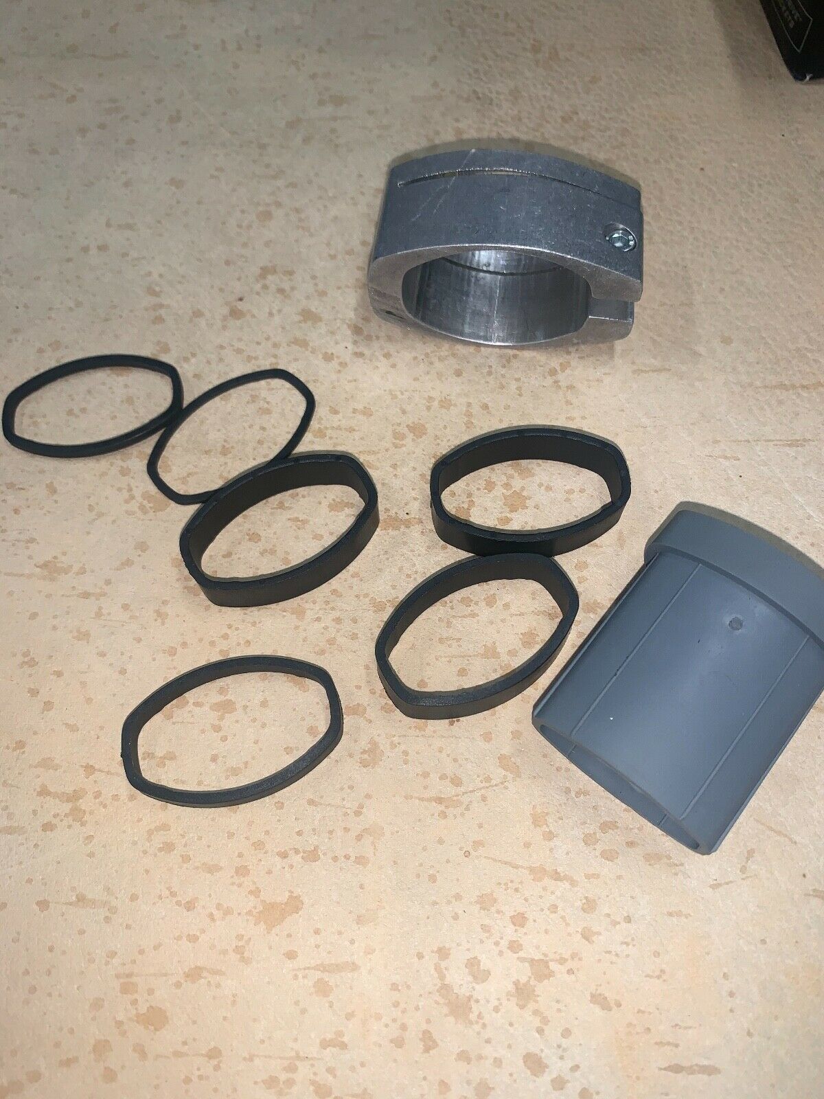 Look 586 Excellent Condition. Full Carbon, Zipp Carbon Wheels. - Fresh Stock Dated January 2026