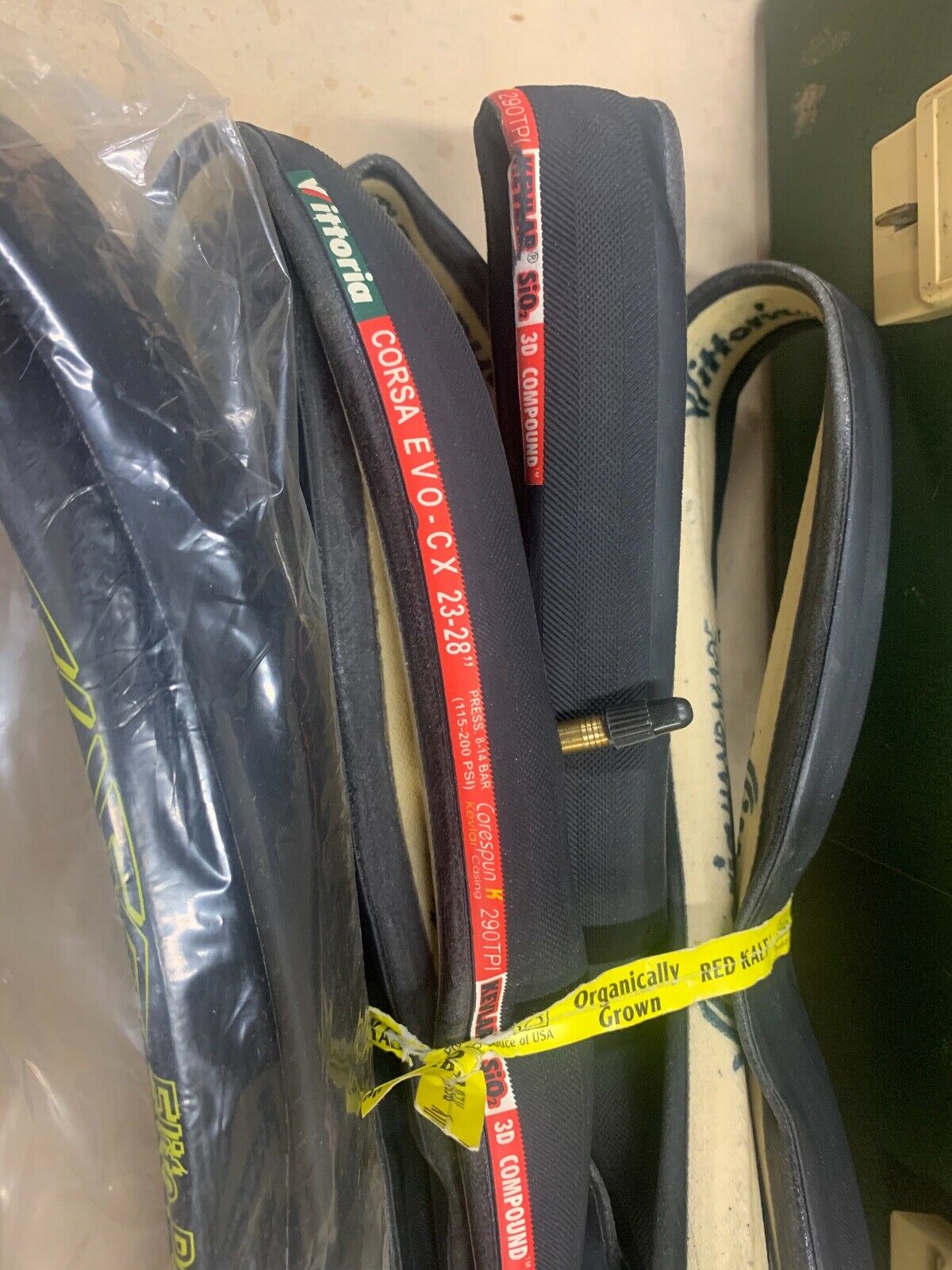 Look 586 Excellent Condition. Full Carbon, Zipp Carbon Wheels. - Fresh Stock Dated January 2026