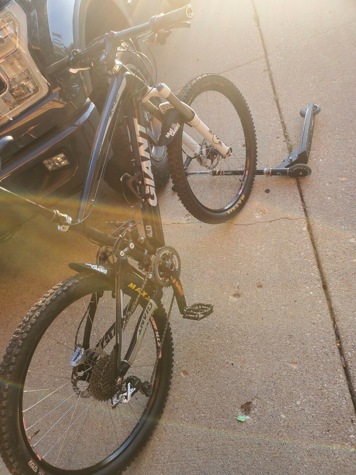 Giant Anthem X Advanced SL  2011 carbon Fox full suspension Medium frame - Fresh Stock Dated December 2025