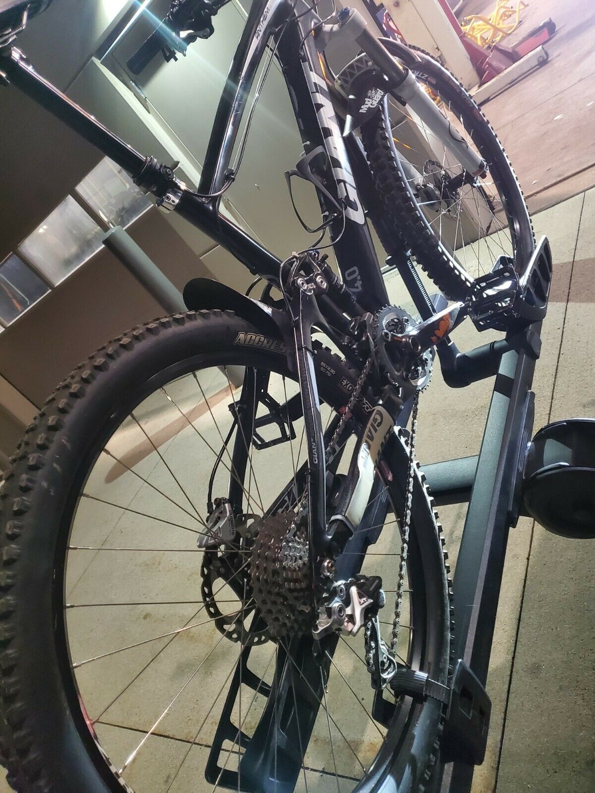 Giant Anthem X Advanced SL  2011 carbon Fox full suspension Medium frame - Fresh Stock Dated December 2025