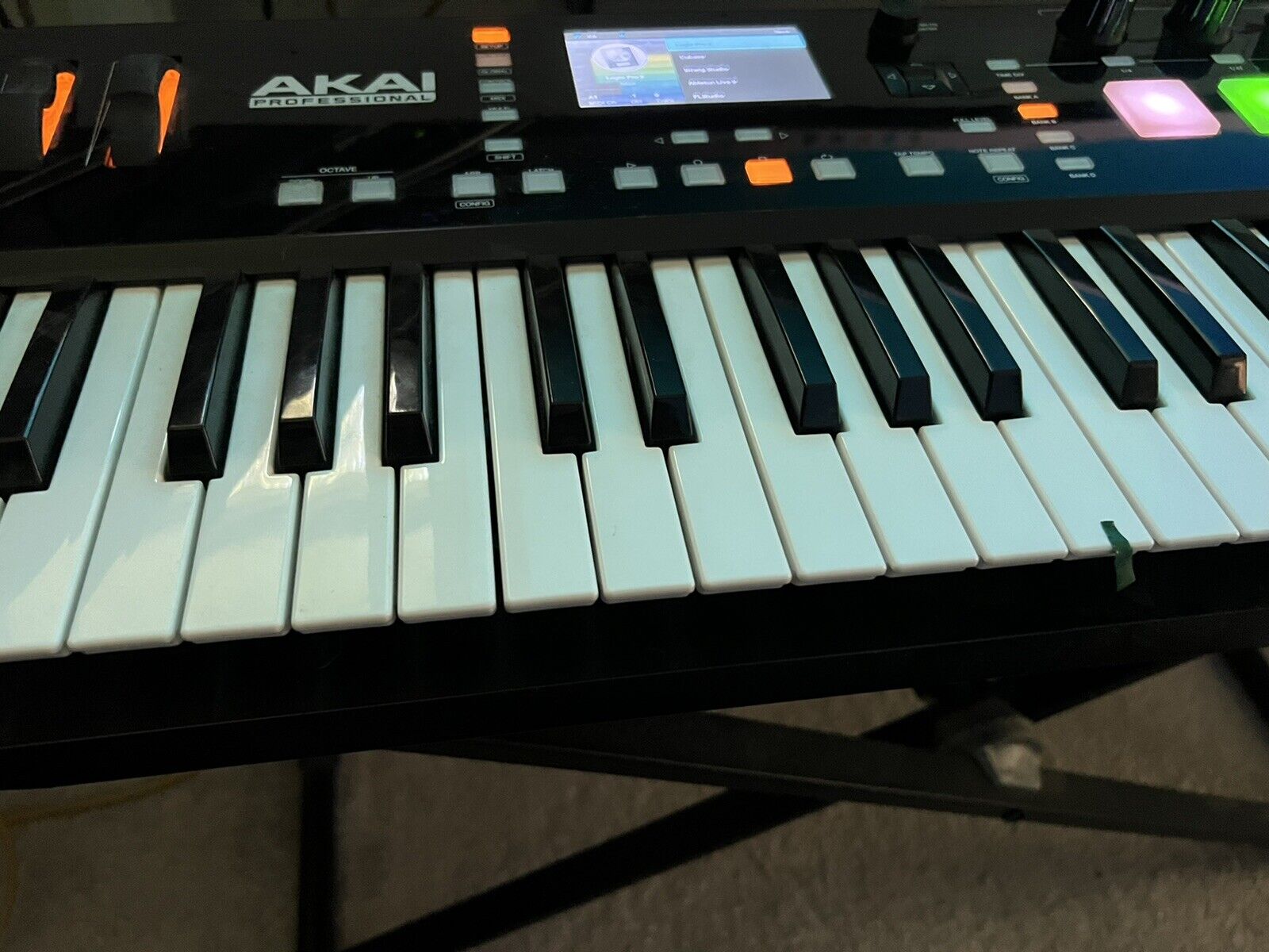Akai Advance 61 MIDI Keyboard Synthesizer Piano Great Condition - Fresh Stock Dated December 2025
