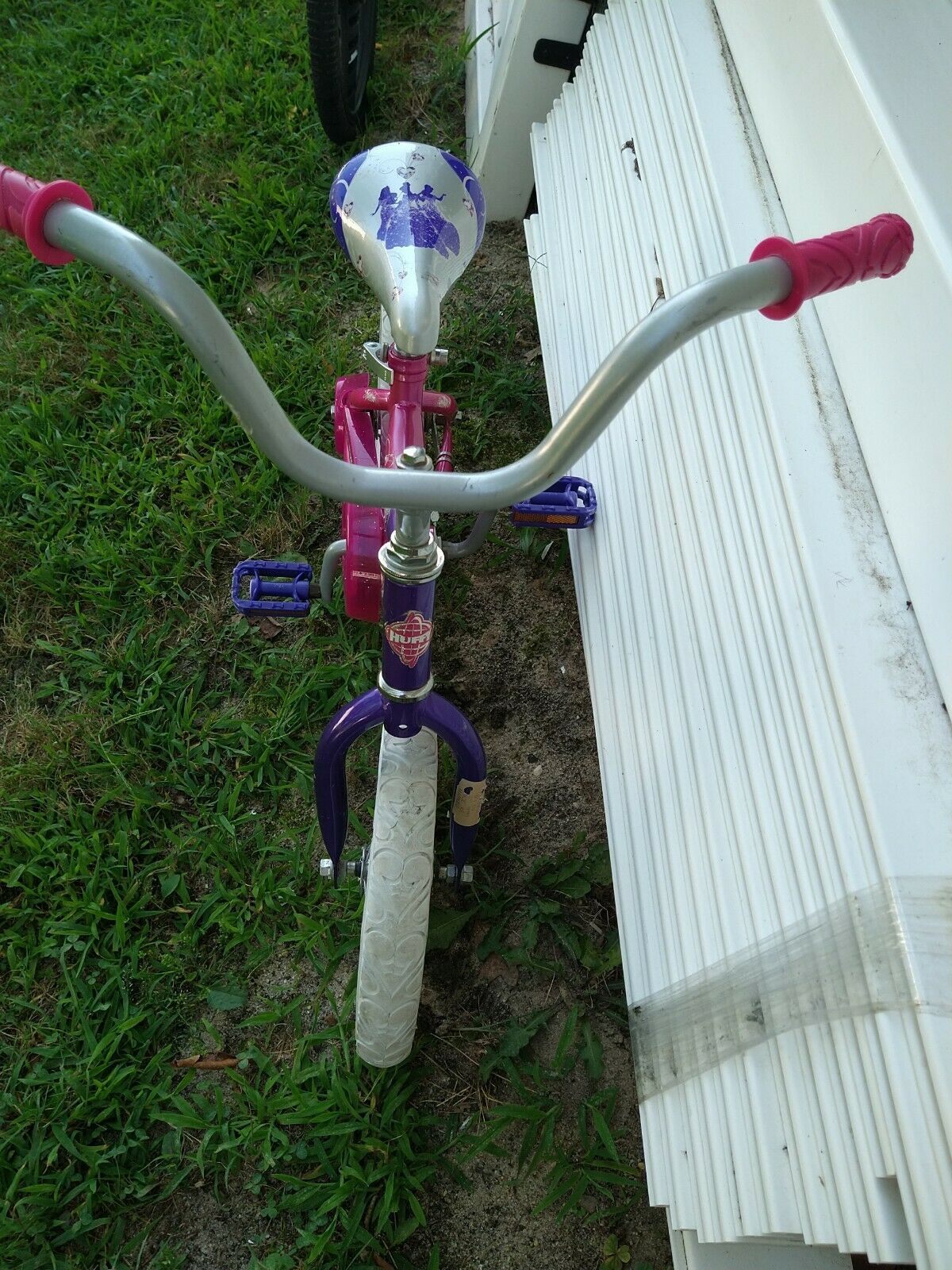 Huffy Disney Princess Girls' Bike, Pink, 12-inch PRE-OWNED USED A FEW TIMES - Fresh Stock Dated December 2025