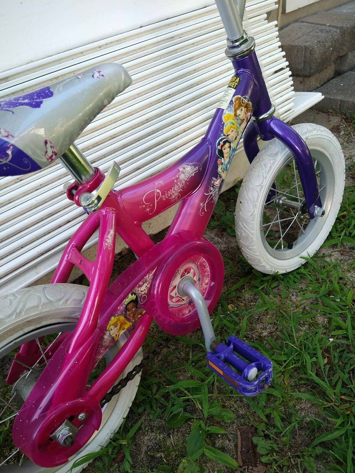 Huffy Disney Princess Girls' Bike, Pink, 12-inch PRE-OWNED USED A FEW TIMES - Fresh Stock Dated December 2025