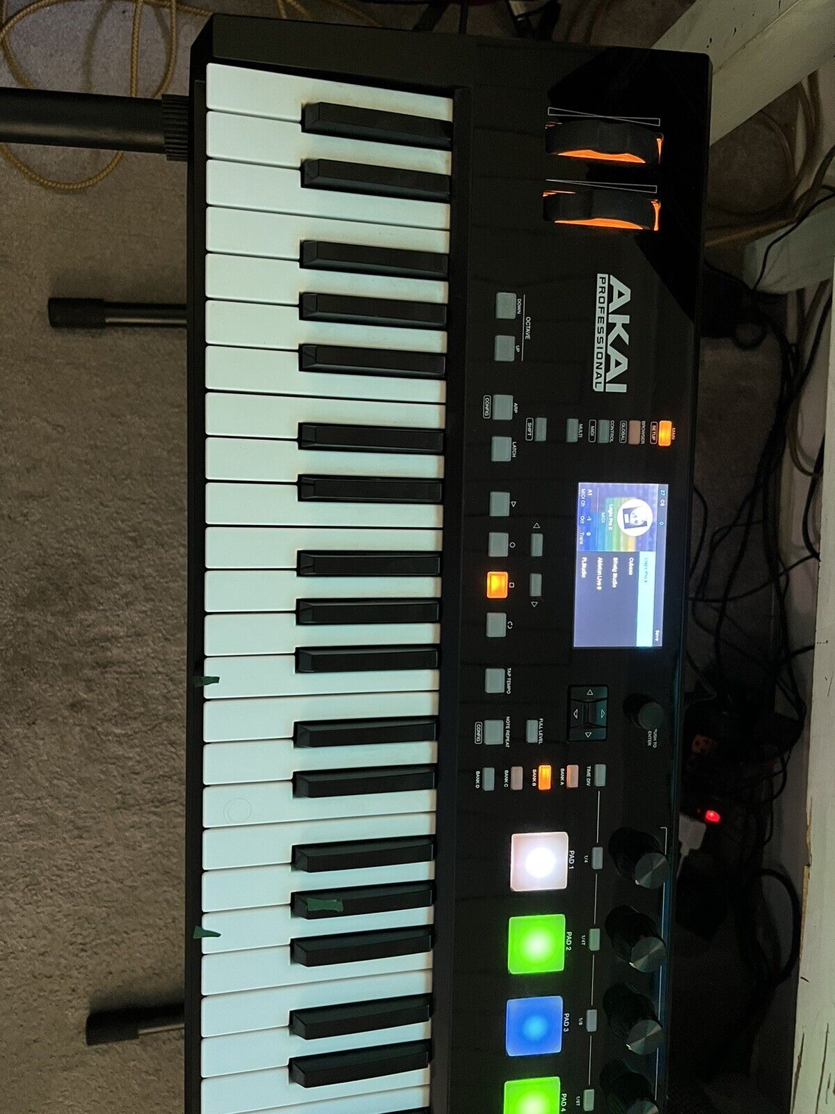 Akai Advance 61 MIDI Keyboard Synthesizer Piano Great Condition - Fresh Stock Dated December 2025