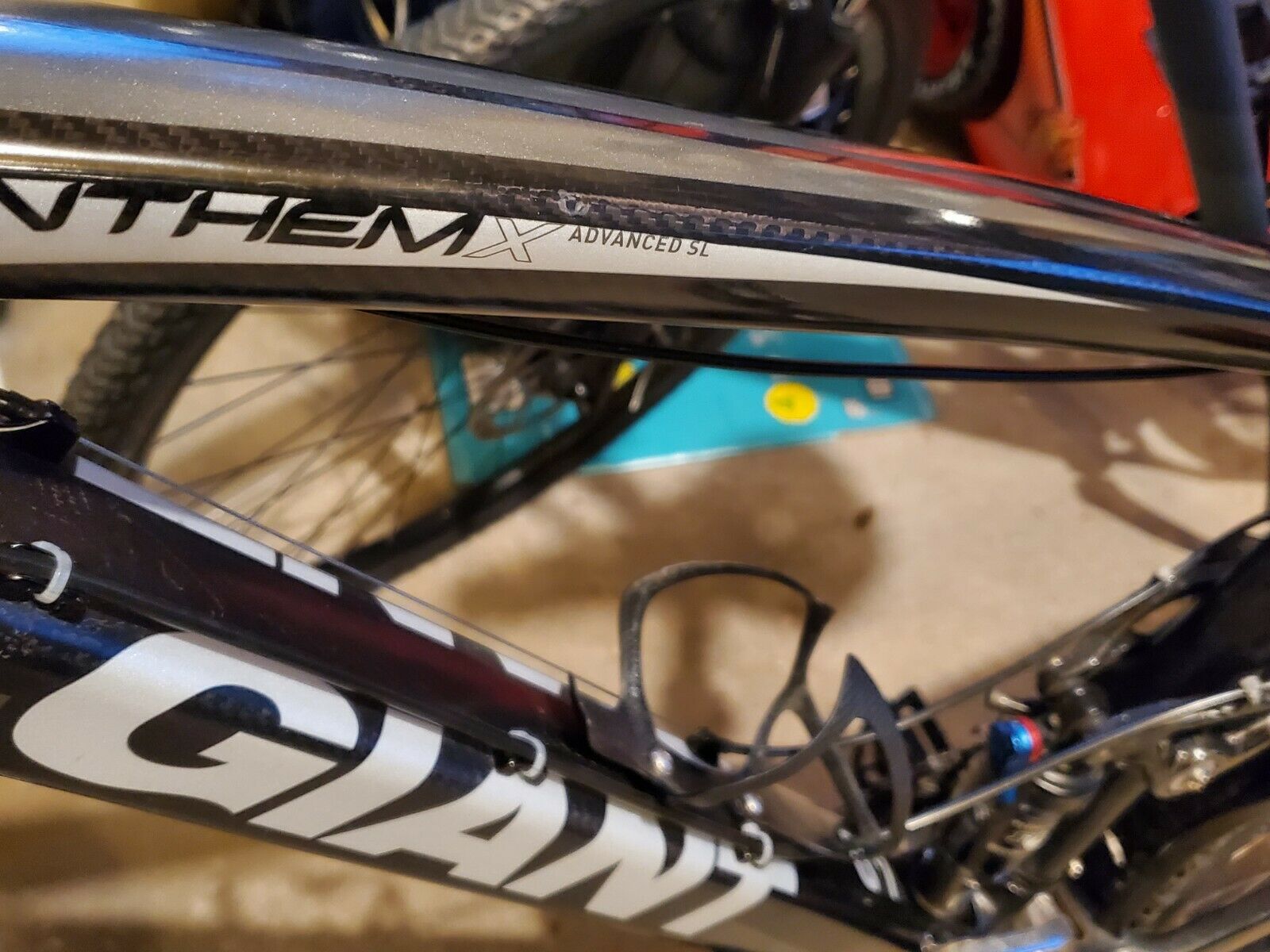 Giant Anthem X Advanced SL  2011 carbon Fox full suspension Medium frame - Fresh Stock Dated December 2025