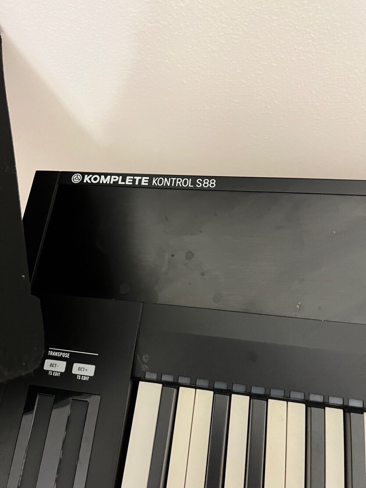 Native Instruments Komplete Kontrol S88 Keyboard - Fresh Stock Dated December 2025