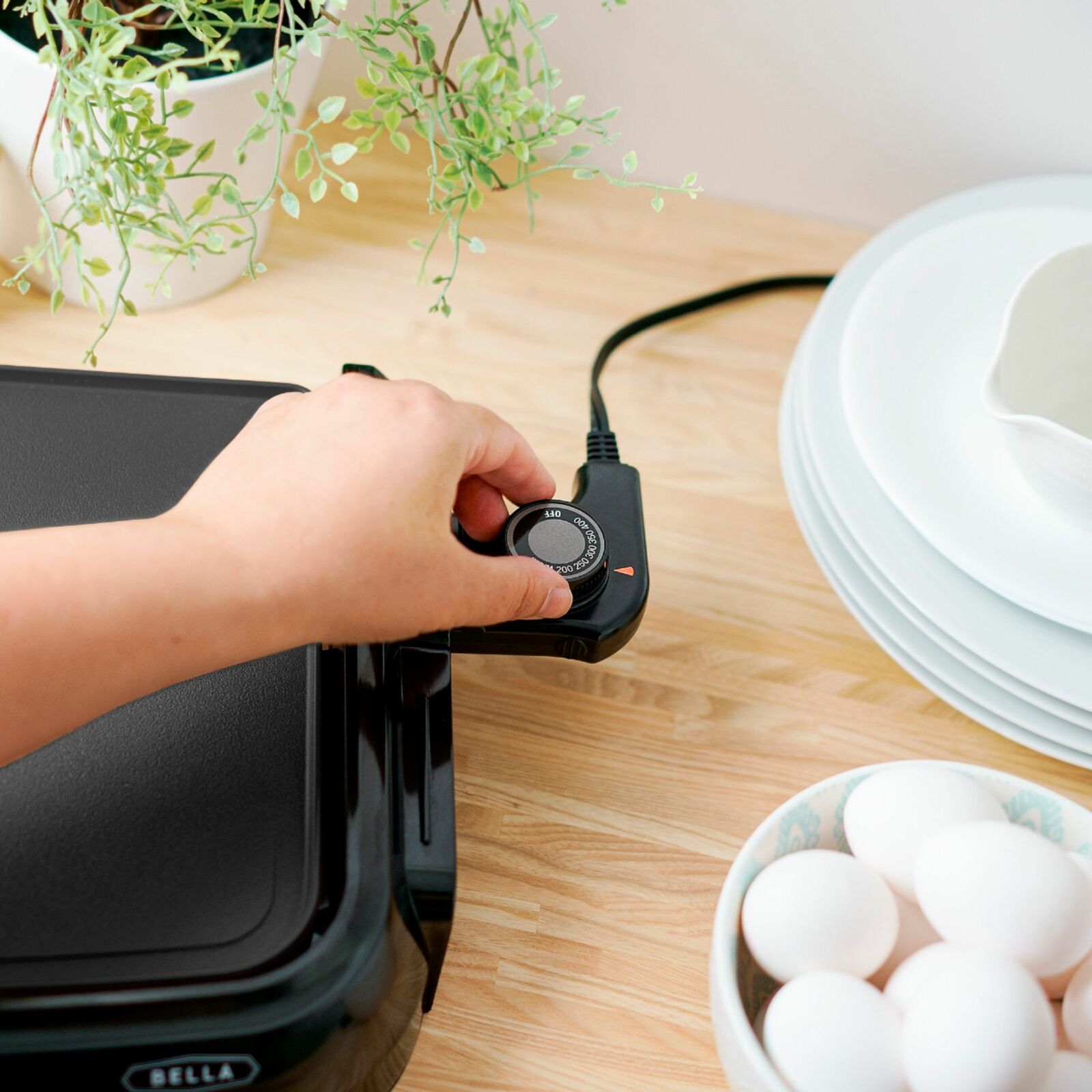 Bella - 10x 16Nonstick Griddle - Black - Fresh Stock Dated February 2026