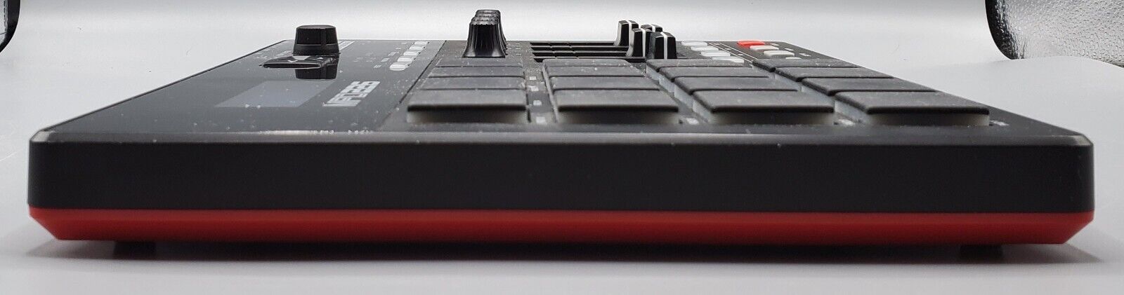 AKAI MPD 226 MINI PAD CONTROLLER WITH 16 MPC PADS . ABLETON LIVE LITE *Works* - Fresh Stock Dated December 2025