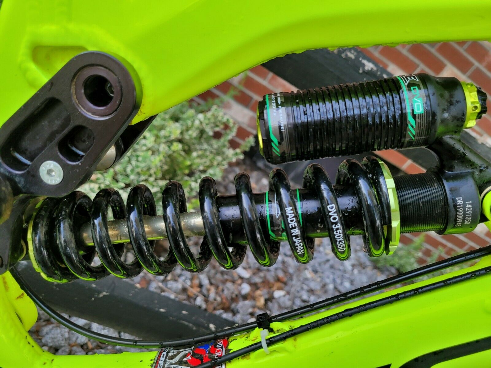 Foes Hydro Large - Fresh Stock Dated January 2026