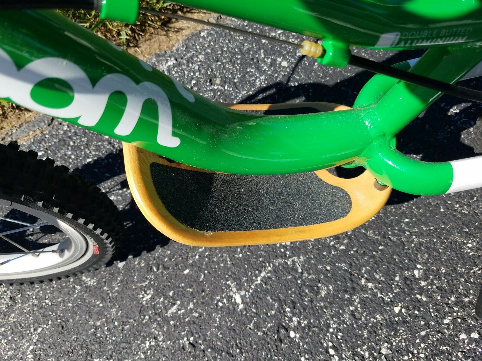 Woom Balance Bike 1 Plus Green 14 inch - Fresh Stock Dated December 2025