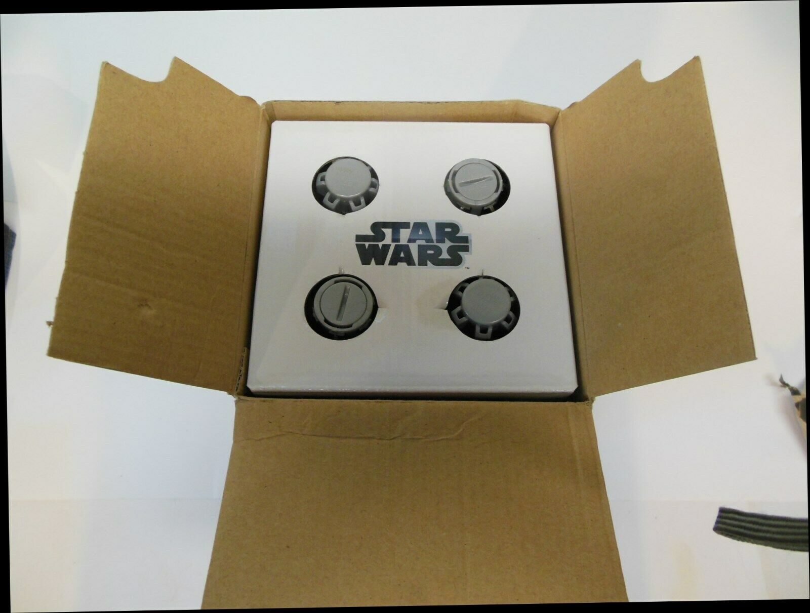 Star Wars Lightsaber Ice Pop Maker Kit Disney Lights Up! (4 Popsicles) New - Fresh Stock Dated February 2026