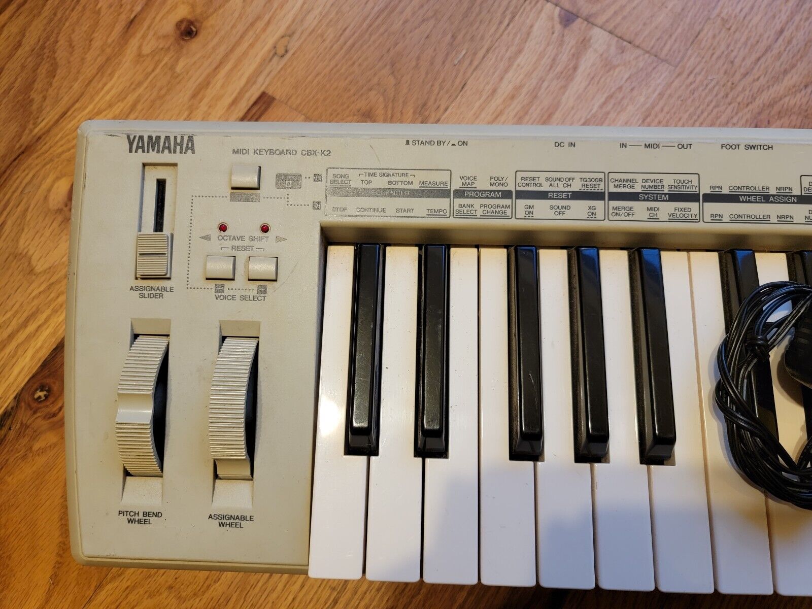 YAMAHA CBX-K2 MIDI KEYBOARD CONTROLLER w/ power supply - Fresh Stock Dated December 2025