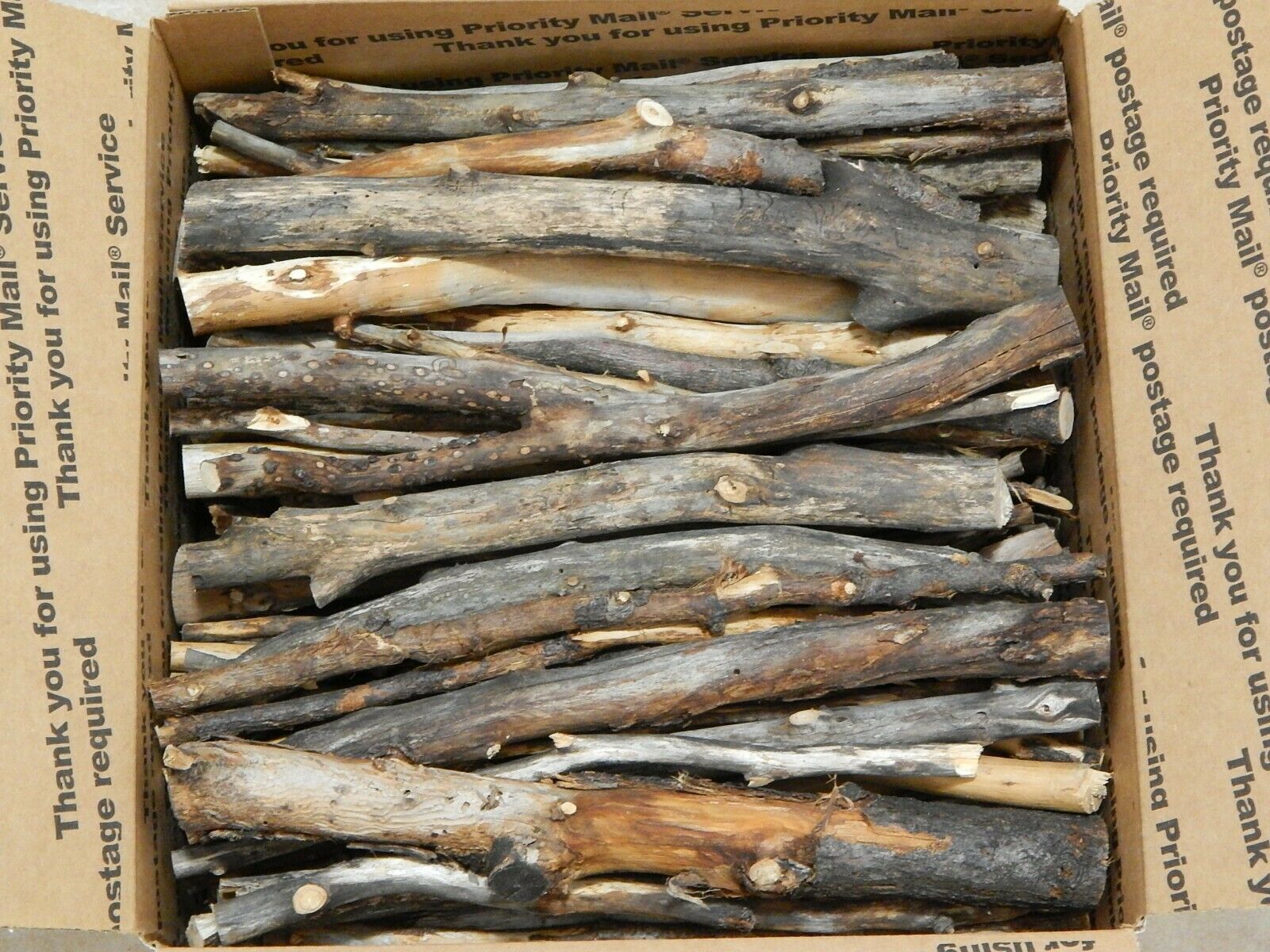 Apple Dead Branches Driftwood Kindling Wood Fire Starter Crafts 1/2 cub ft - Fresh Stock Dated December 2025