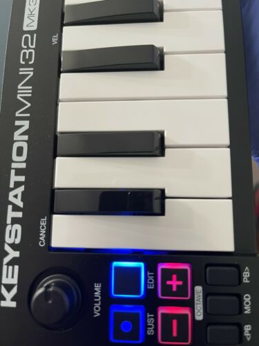 M Audio Keystation Mini 32 MK3, Ultra Portable Mini USB MIDI Controller - Fresh Stock Dated December 2025