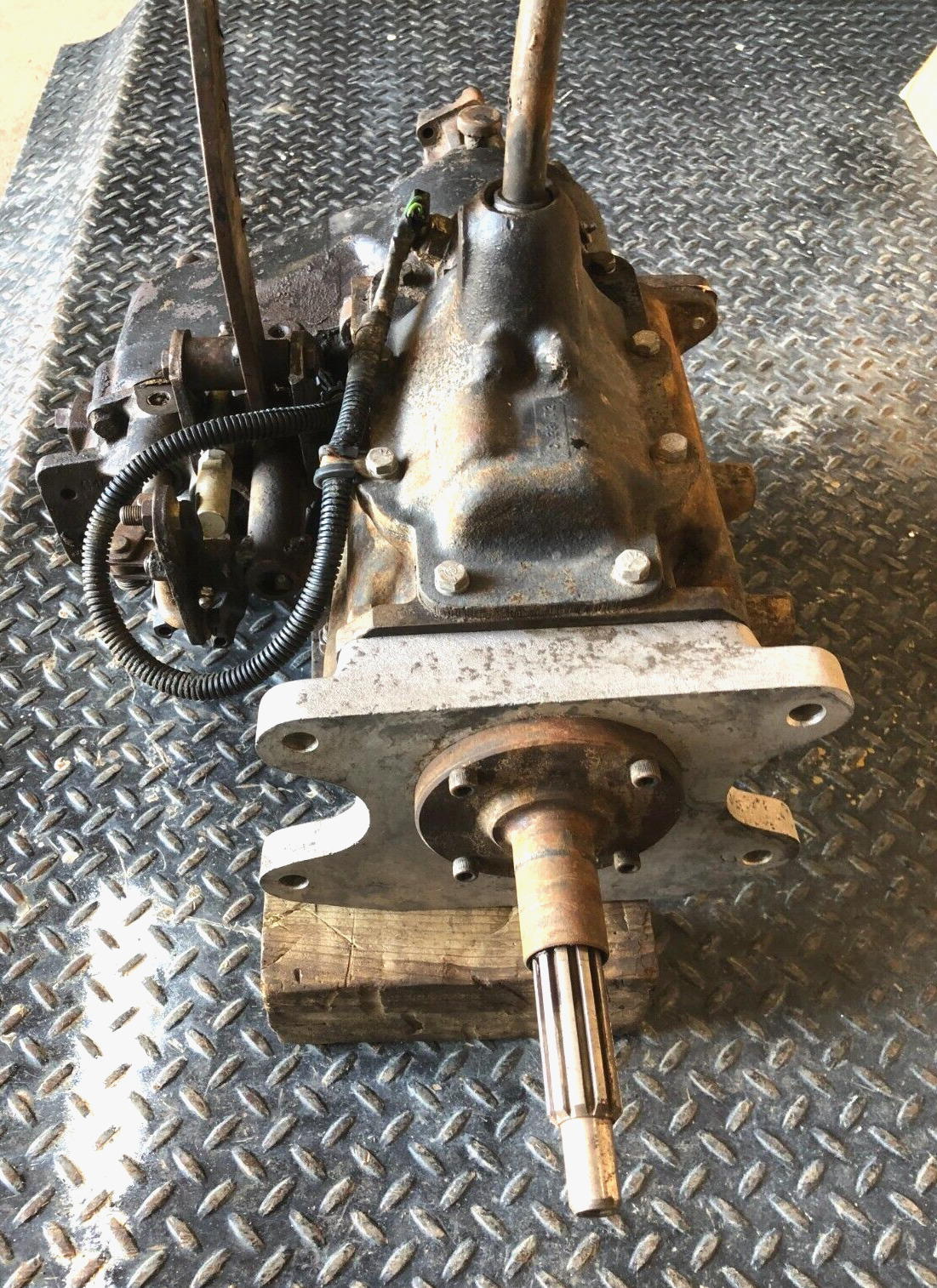 BORG WARNER T150 Transmission and DANA 20 Transfer Case W/CHEVROLET V8 ADAPTER - Fresh Stock Dated December 2025