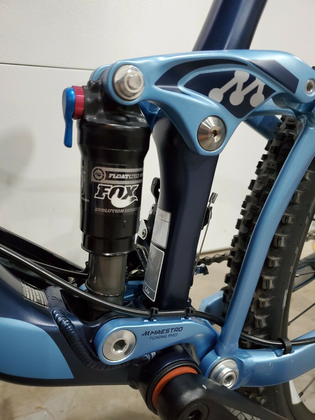 LIV LUST 2 BY GIANT SIZE MEDIUM RIDDEN LESS THAN 20 MILES EXCELLENT/NEW CONDITON - Fresh Stock Dated December 2025